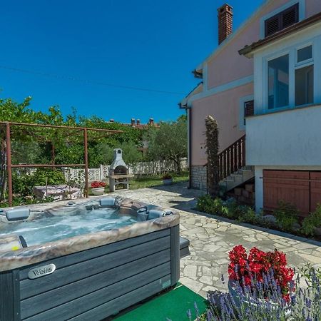 Ferienhaus Zora With Whirlpool Sveti Lovrec Pazenaticki Exterior foto