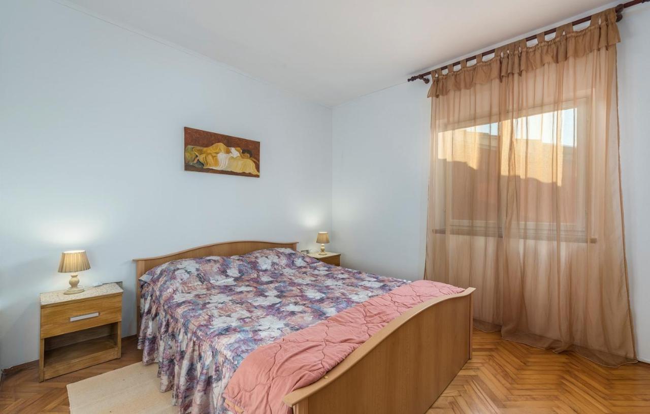 Ferienhaus Zora With Whirlpool Sveti Lovrec Pazenaticki Exterior foto