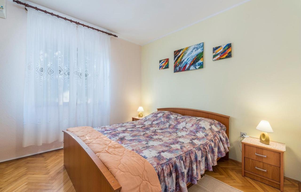 Ferienhaus Zora With Whirlpool Sveti Lovrec Pazenaticki Exterior foto