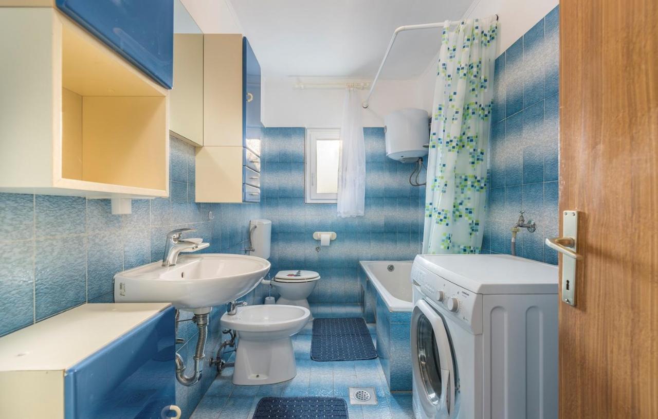 Ferienhaus Zora With Whirlpool Sveti Lovrec Pazenaticki Exterior foto