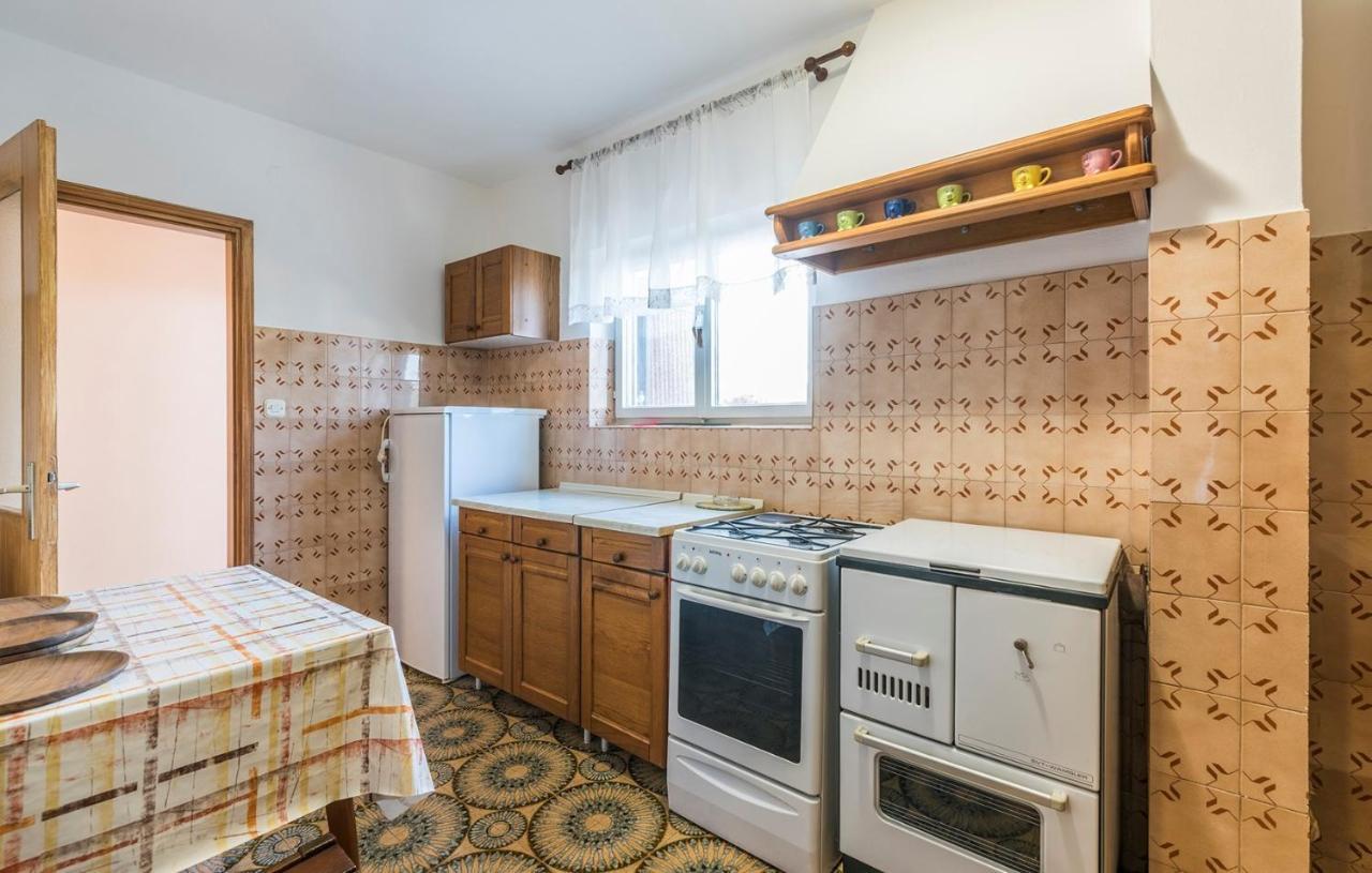 Ferienhaus Zora With Whirlpool Sveti Lovrec Pazenaticki Exterior foto