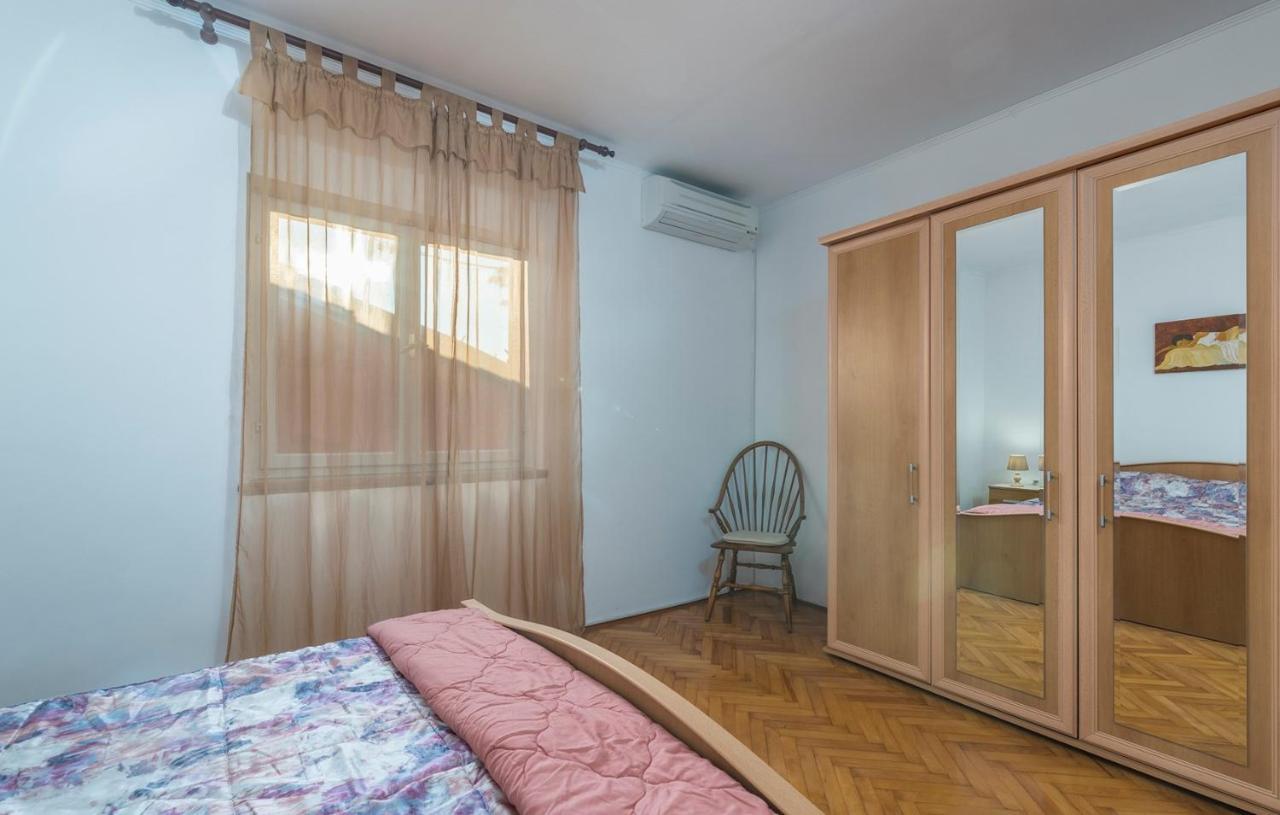 Ferienhaus Zora With Whirlpool Sveti Lovrec Pazenaticki Exterior foto