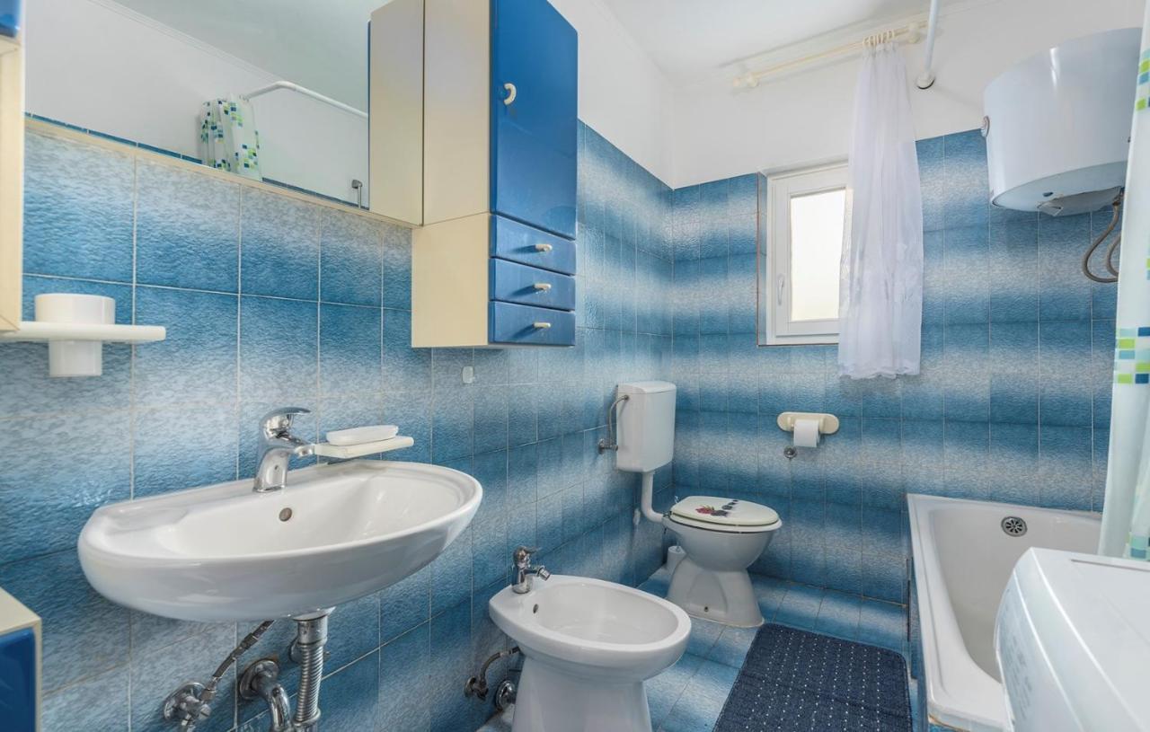 Ferienhaus Zora With Whirlpool Sveti Lovrec Pazenaticki Exterior foto